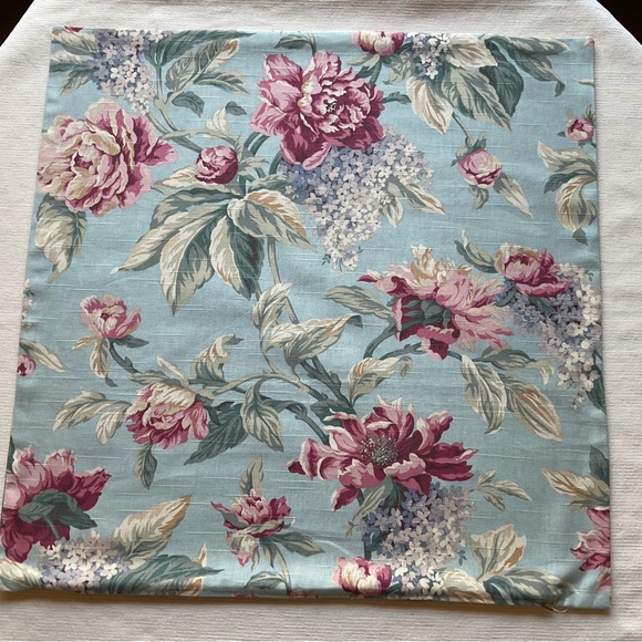 Custom euro pillow 26” X 26” - Picture 3 of 6